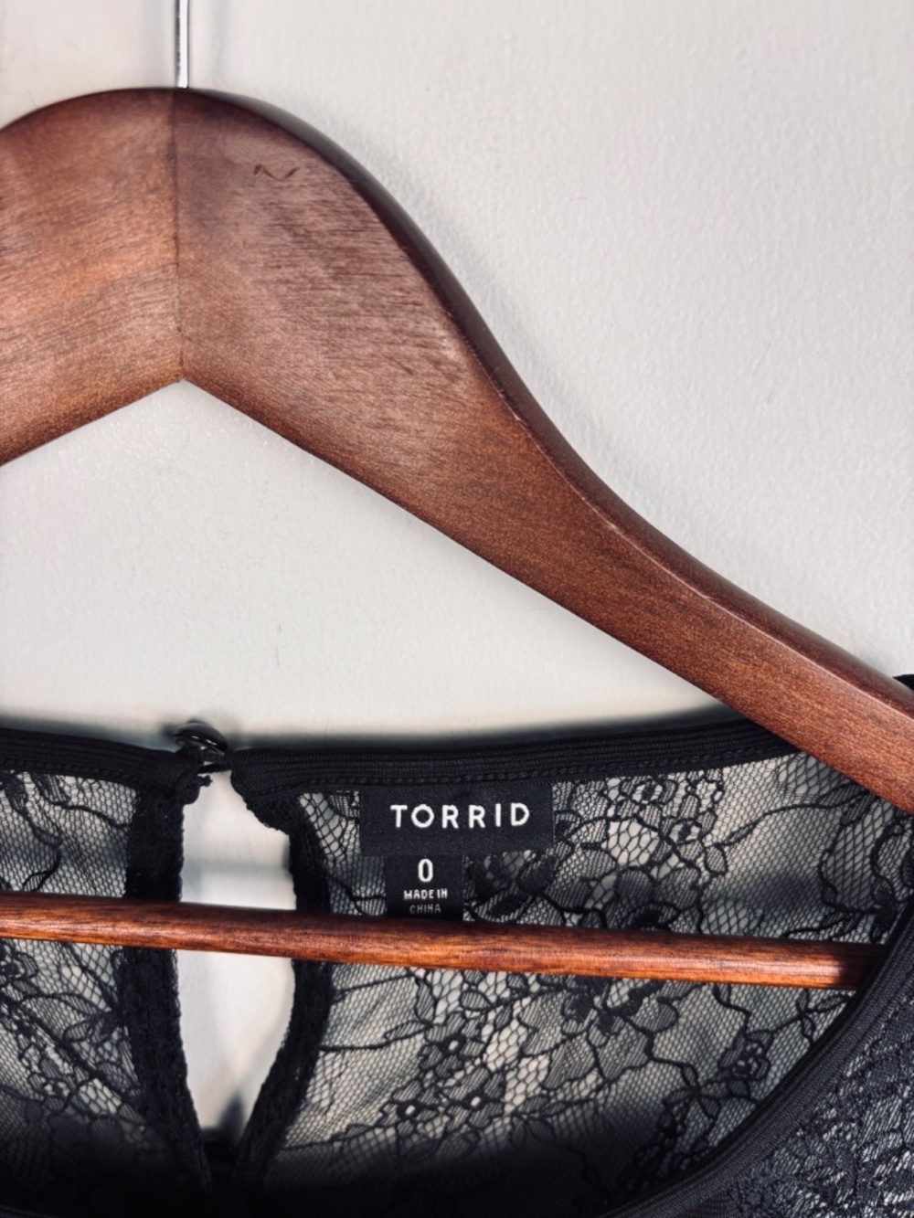 Torrid Lace Inset Black Cocktail Dress Size 0X - Picture 4 of 5
